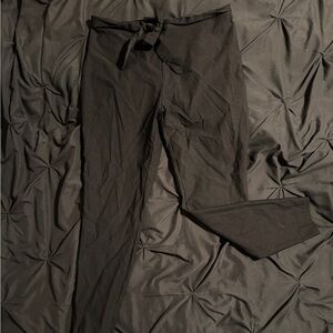 Stylish Black Women's Cropped Pants